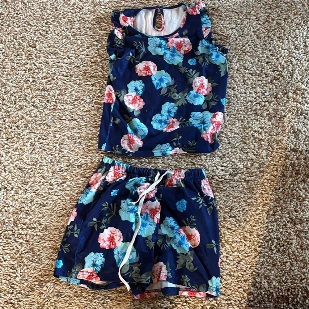 Amazon Hawaiian worn once